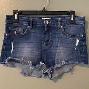 H&M Distressed Jean Short Shorts, Size 8